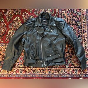 Men’s Vintage Wilson’s leather moto jacket. Large